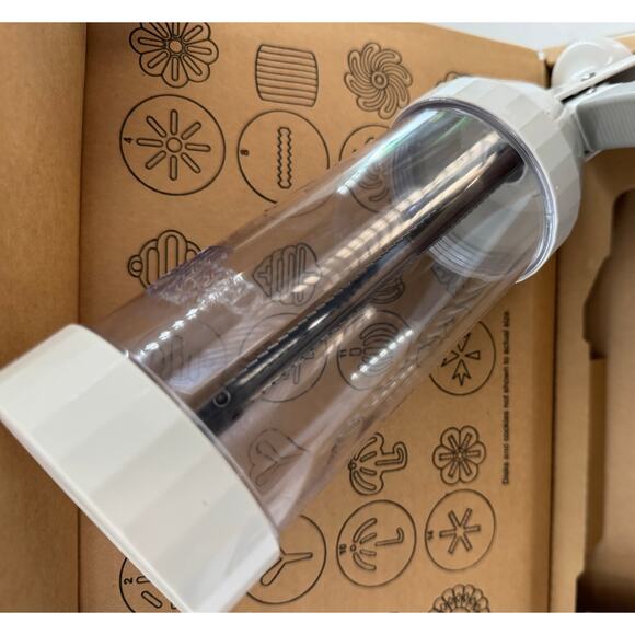 The Pampered Chef Cookie Press #1525 Complete with all discs - Picture 4 of 7